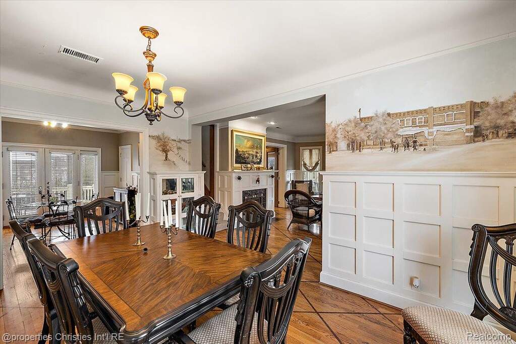 4 Bedroom Single Family Home/House's Image 25