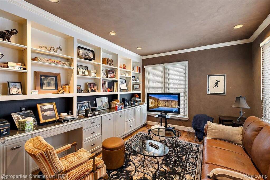 4 Bedroom Single Family Home/House's Image 30