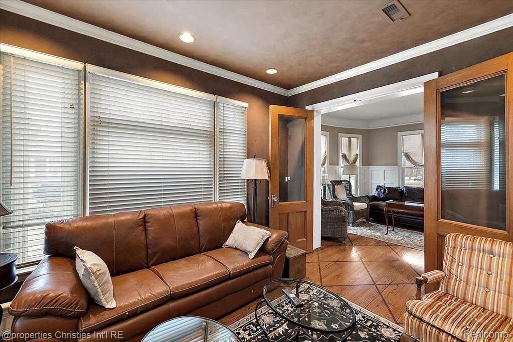 4 Bedroom Single Family Home/House's Image 31