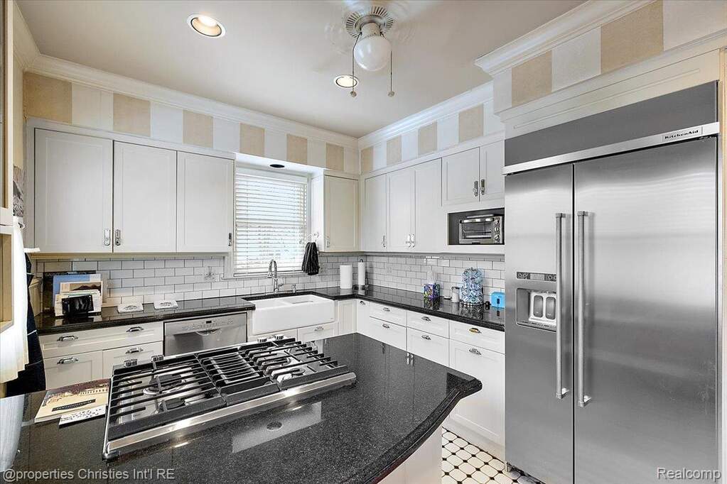 4 Bedroom Single Family Home/House's Image 33