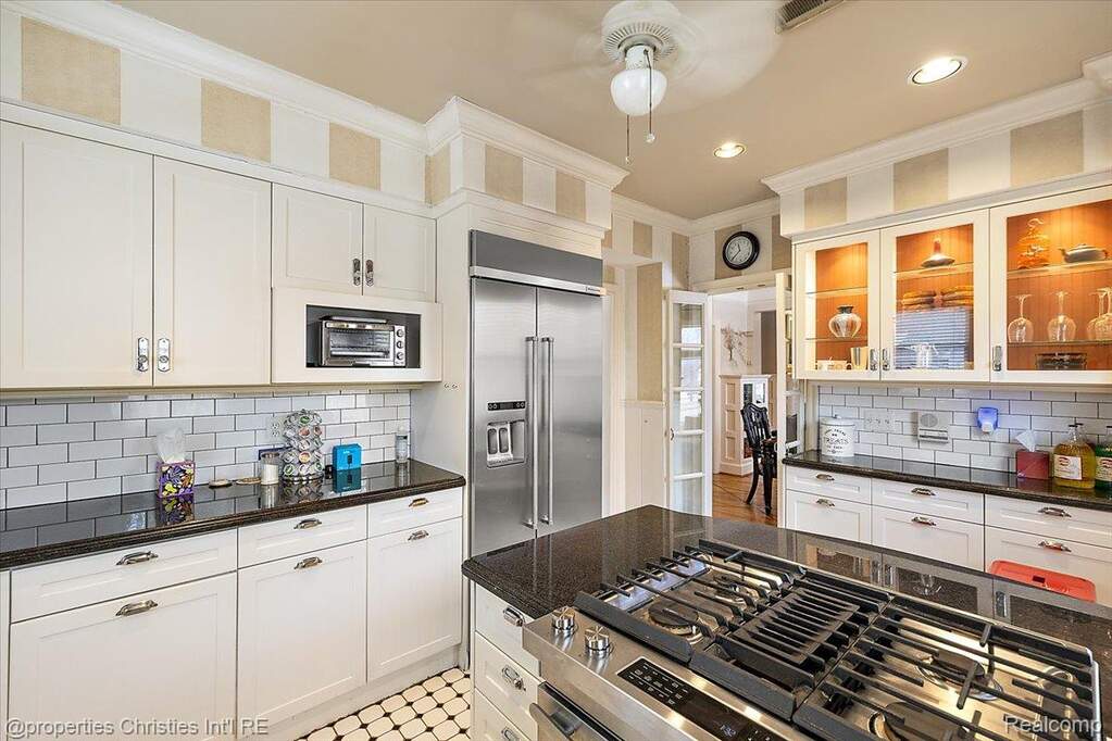 4 Bedroom Single Family Home/House's Image 35