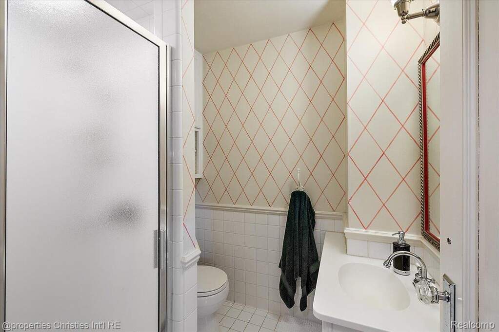 4 Bedroom Single Family Home/House's Image 46