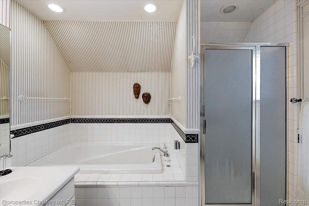 4 Bedroom Single Family Home/House's Image 55