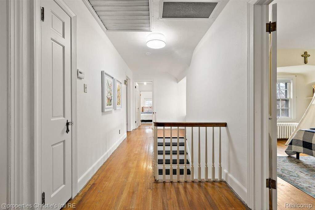 4 Bedroom Single Family Home/House's Image 13