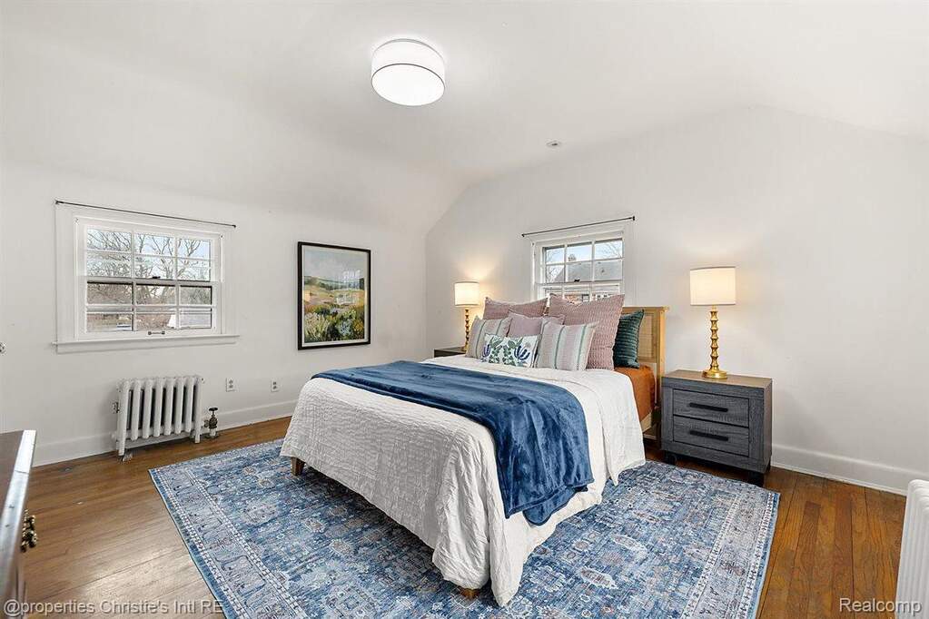 4 Bedroom Single Family Home/House's Image 14