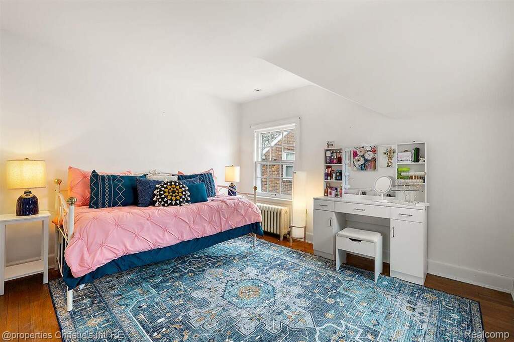 4 Bedroom Single Family Home/House's Image 17