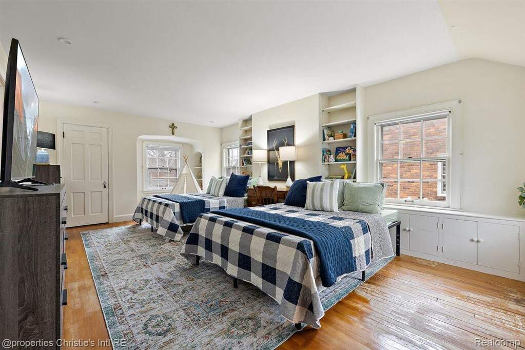 4 Bedroom Single Family Home/House's Image 24