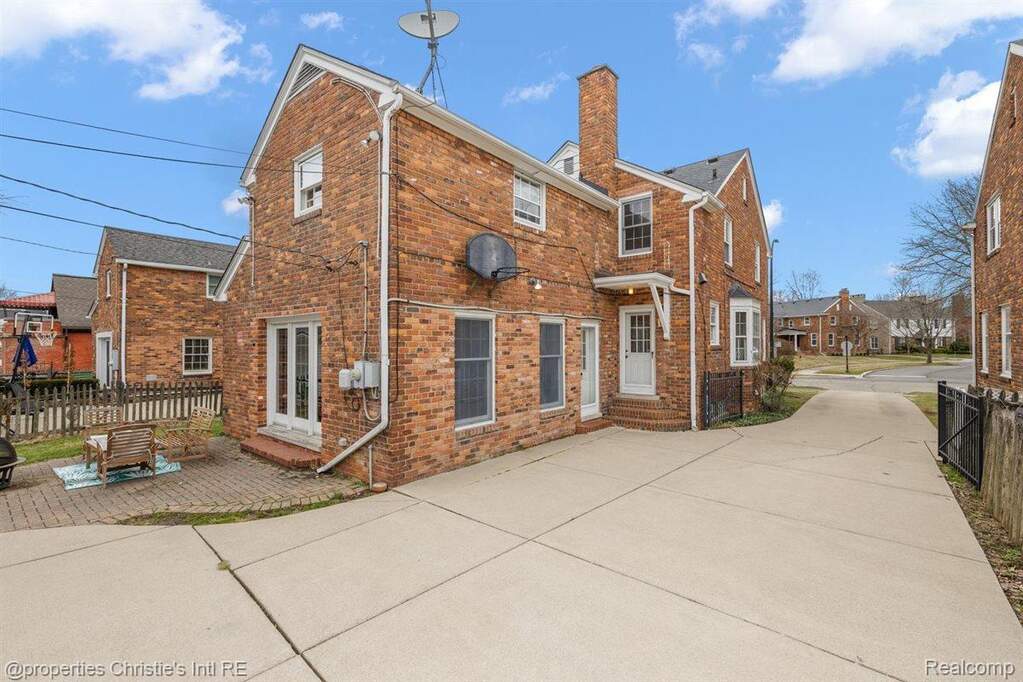 4 Bedroom Single Family Home/House's Image 25