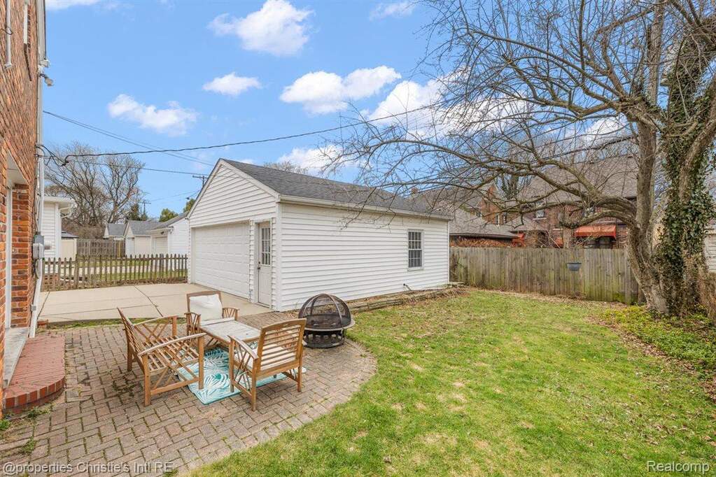4 Bedroom Single Family Home/House's Image 27