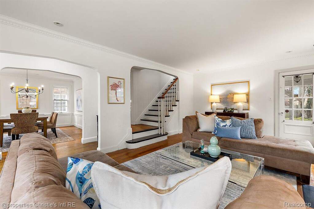 4 Bedroom Single Family Home/House's Image 3