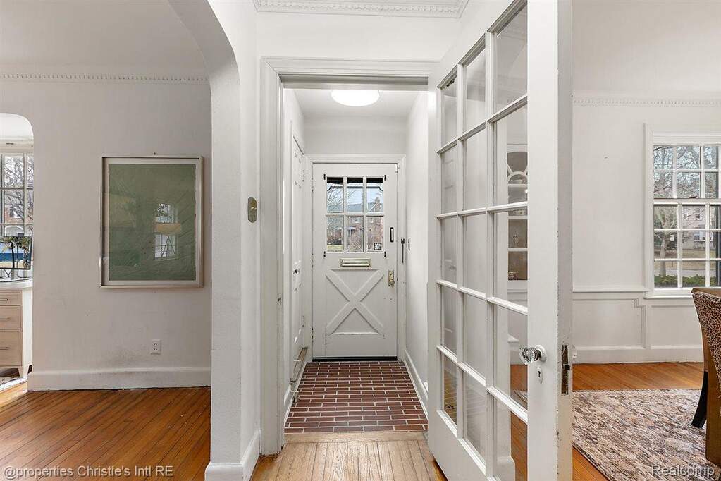 4 Bedroom Single Family Home/House's Image 4