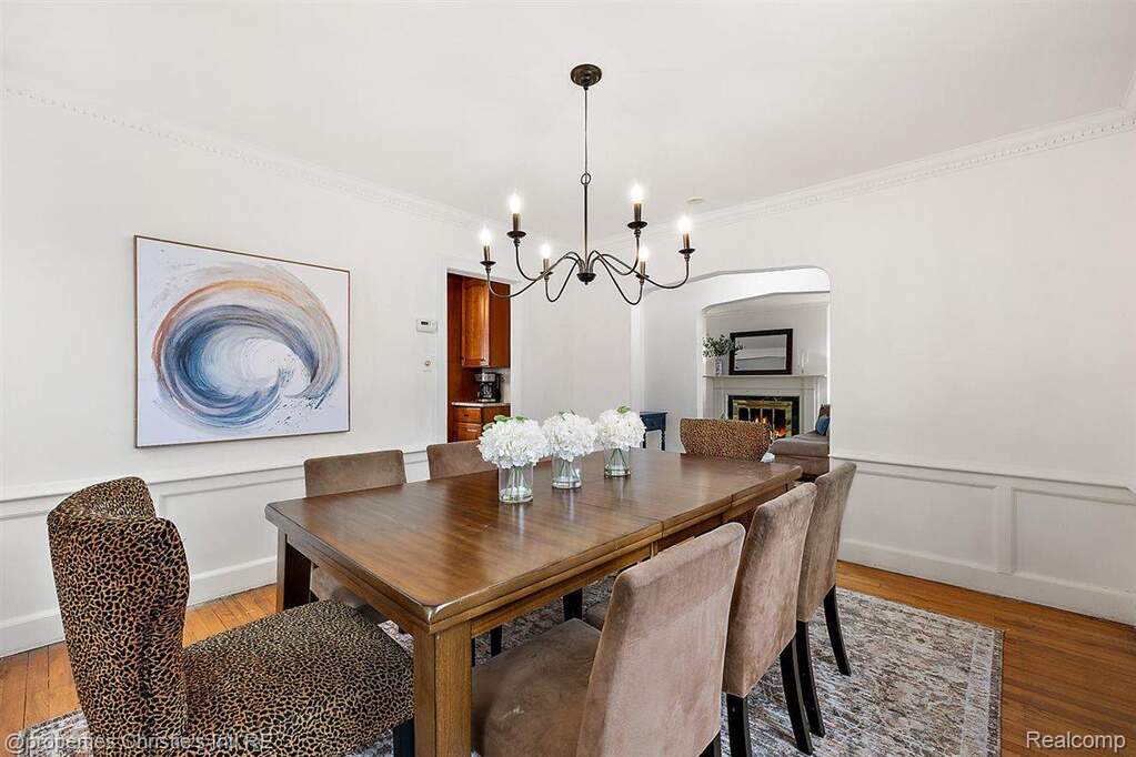 4 Bedroom Single Family Home/House's Image 6