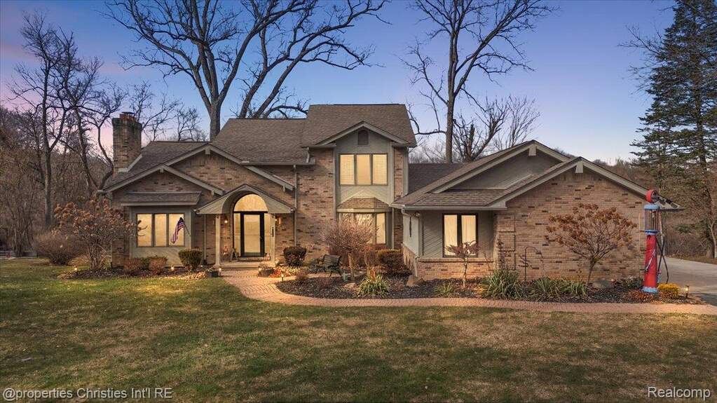 3 Bedroom Single Family Home/House's Image 8