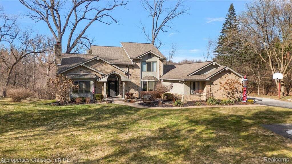 3 Bedroom Single Family Home/House's Image 11