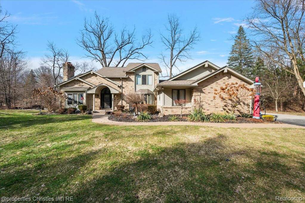 3 Bedroom Single Family Home/House's Image 12