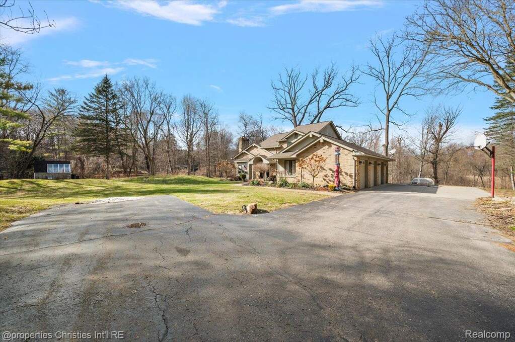 3 Bedroom Single Family Home/House's Image 14