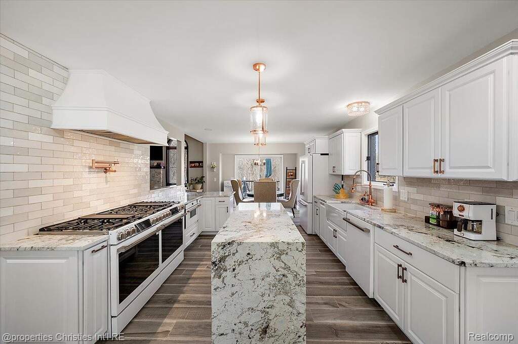 3 Bedroom Single Family Home/House's Image 64