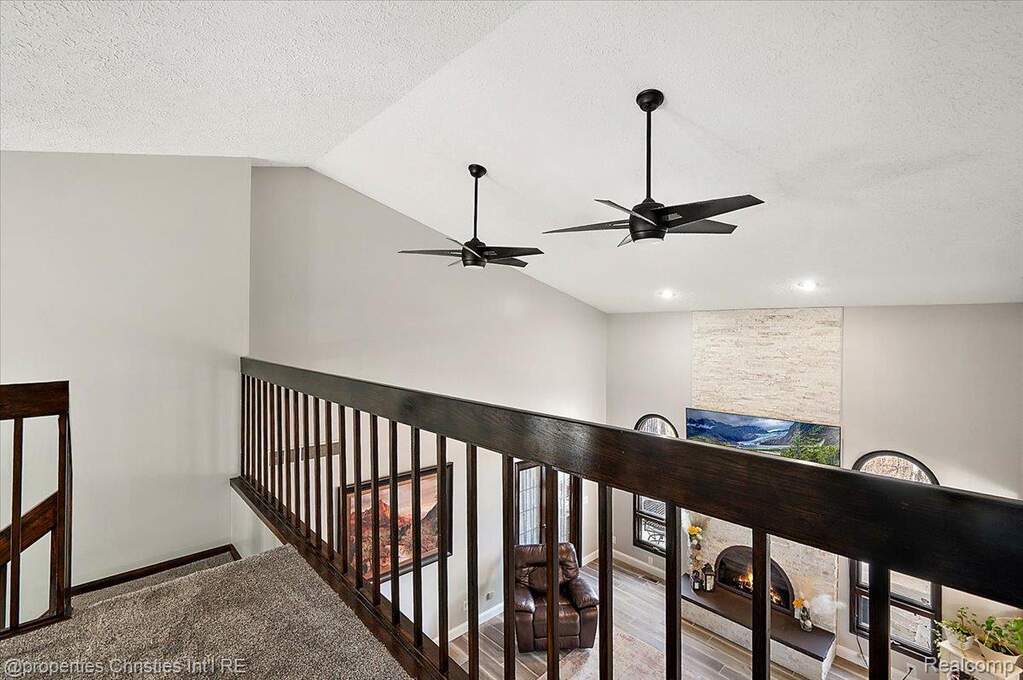 3 Bedroom Single Family Home/House's Image 74