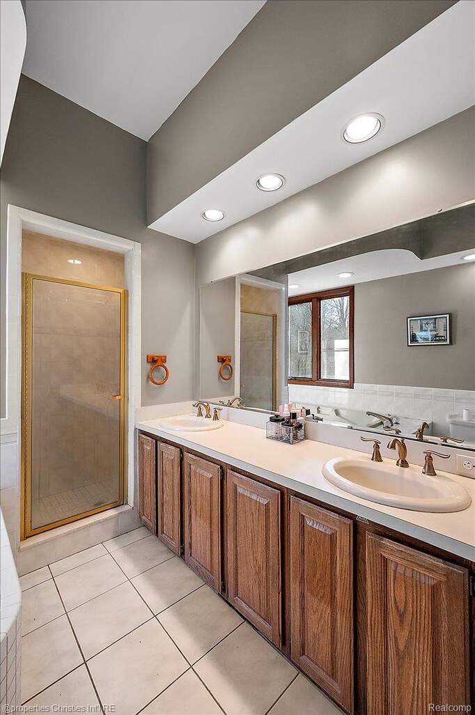 3 Bedroom Single Family Home/House's Image 79