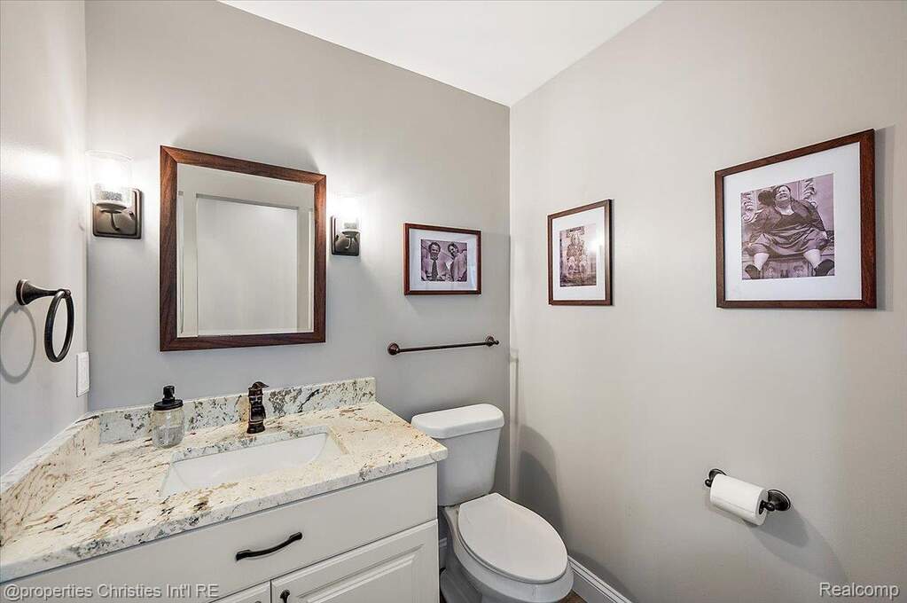 3 Bedroom Single Family Home/House's Image 90