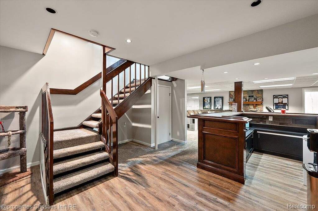 3 Bedroom Single Family Home/House's Image 92