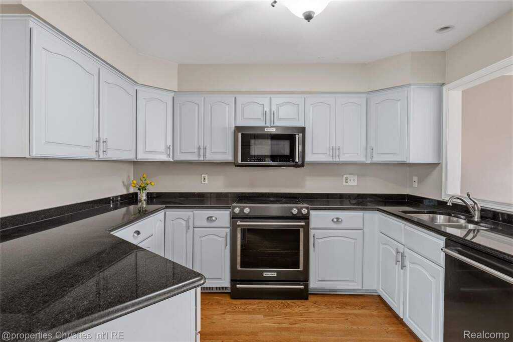 3 Bedroom Apartment/Flat's Image 15