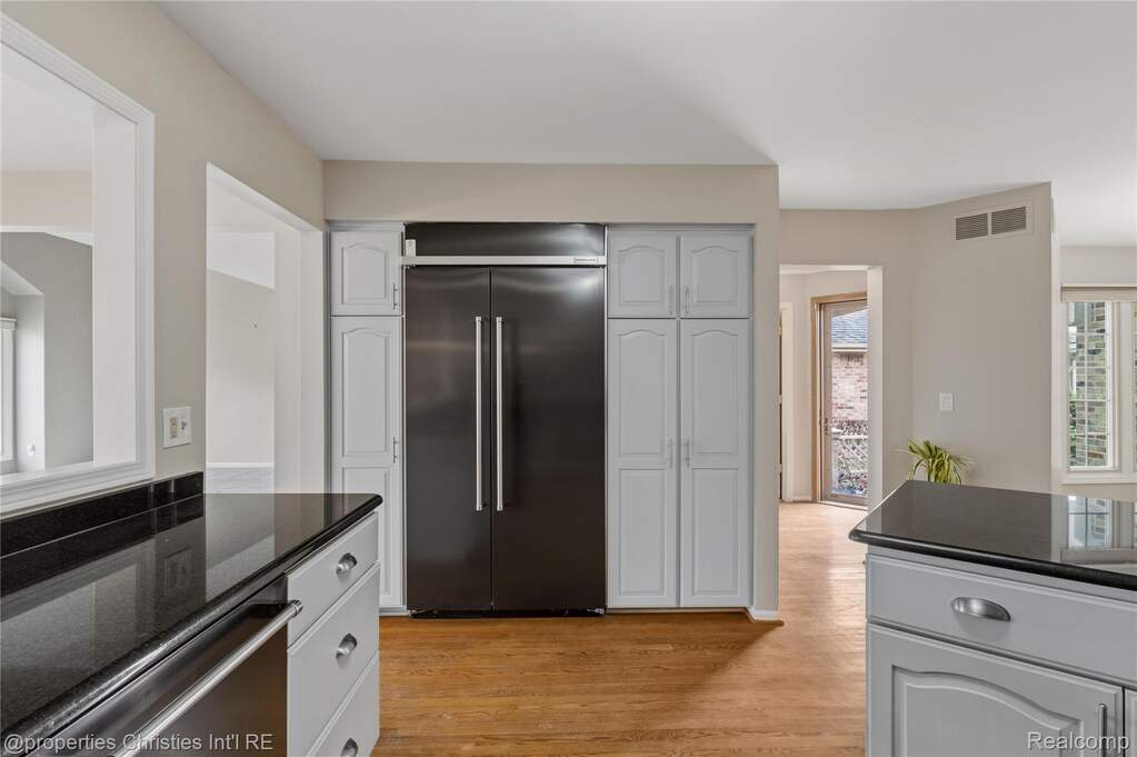 3 Bedroom Apartment/Flat's Image 16