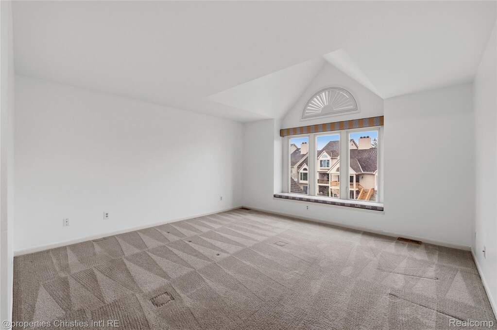 3 Bedroom Apartment/Flat's Image 32