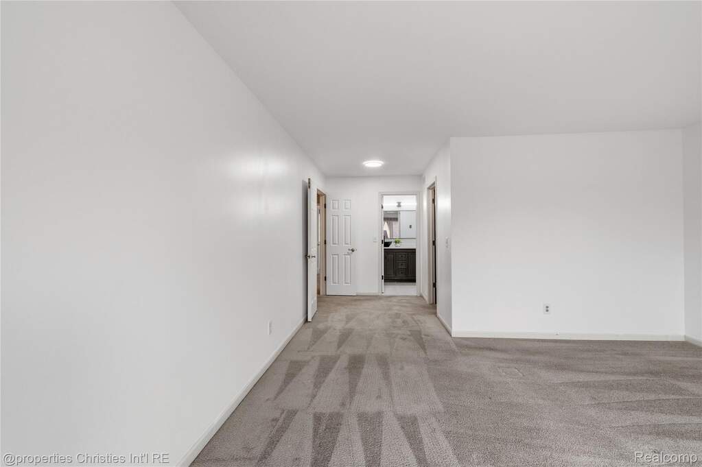 3 Bedroom Apartment/Flat's Image 35