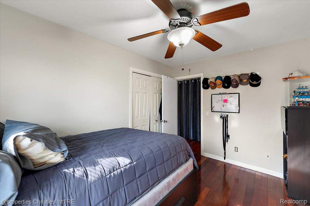 3 Bedroom Single Family Home/House's Image 9