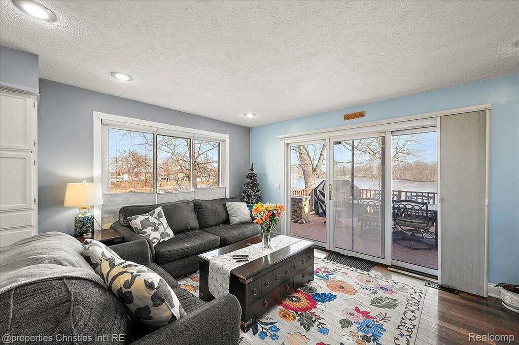 3 Bedroom Single Family Home/House's Image 22