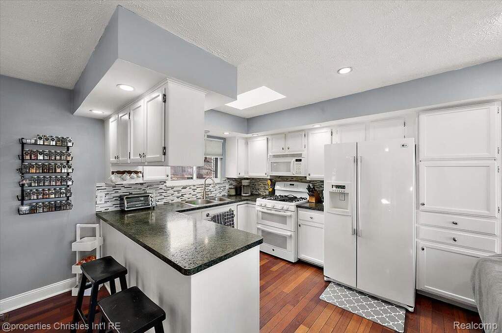 3 Bedroom Single Family Home/House's Image 24