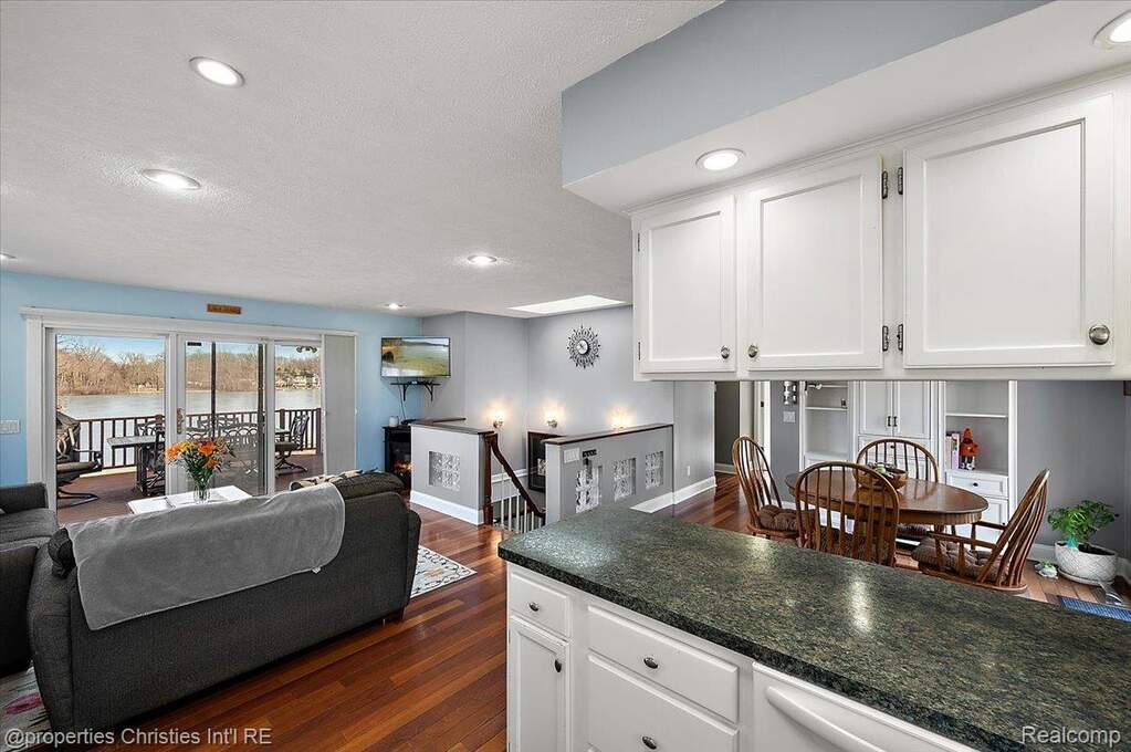 3 Bedroom Single Family Home/House's Image 25
