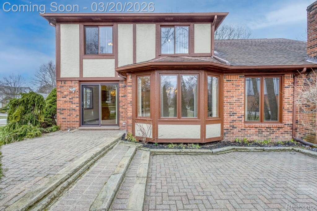 4 Bedroom Single Family Home/House's Image 4