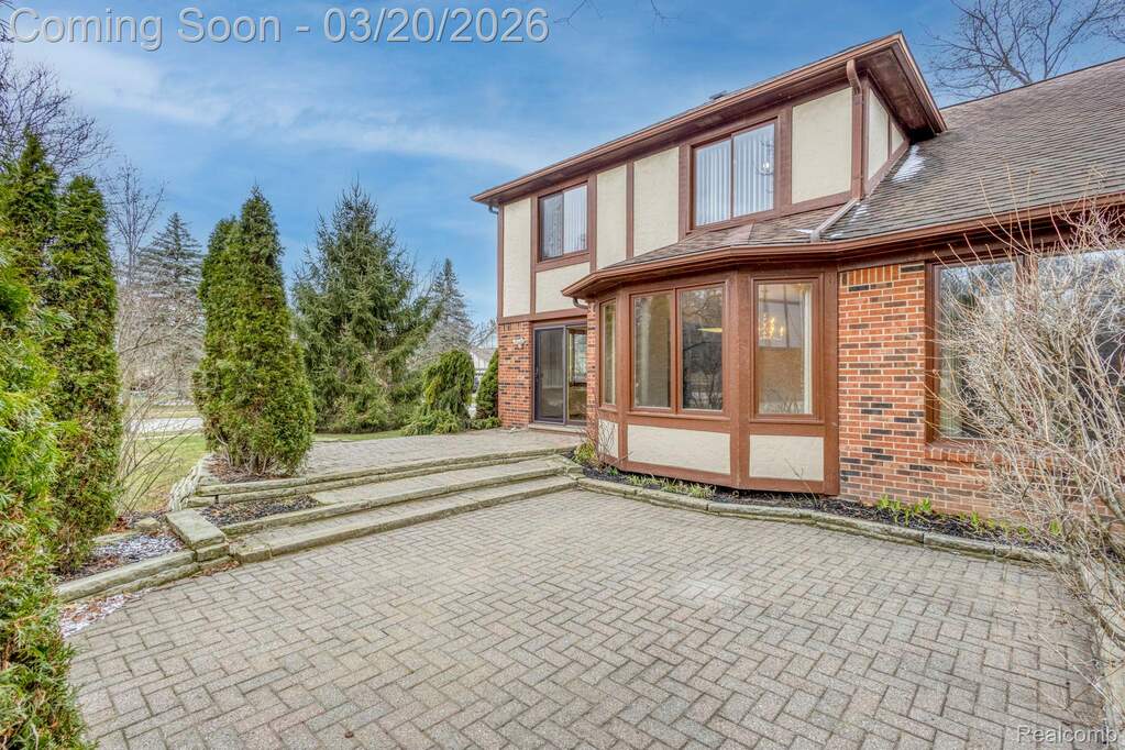4 Bedroom Single Family Home/House's Image 5