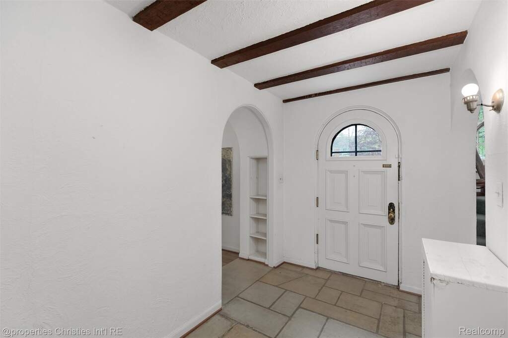 4 Bedroom Single Family Home/House's Image 18