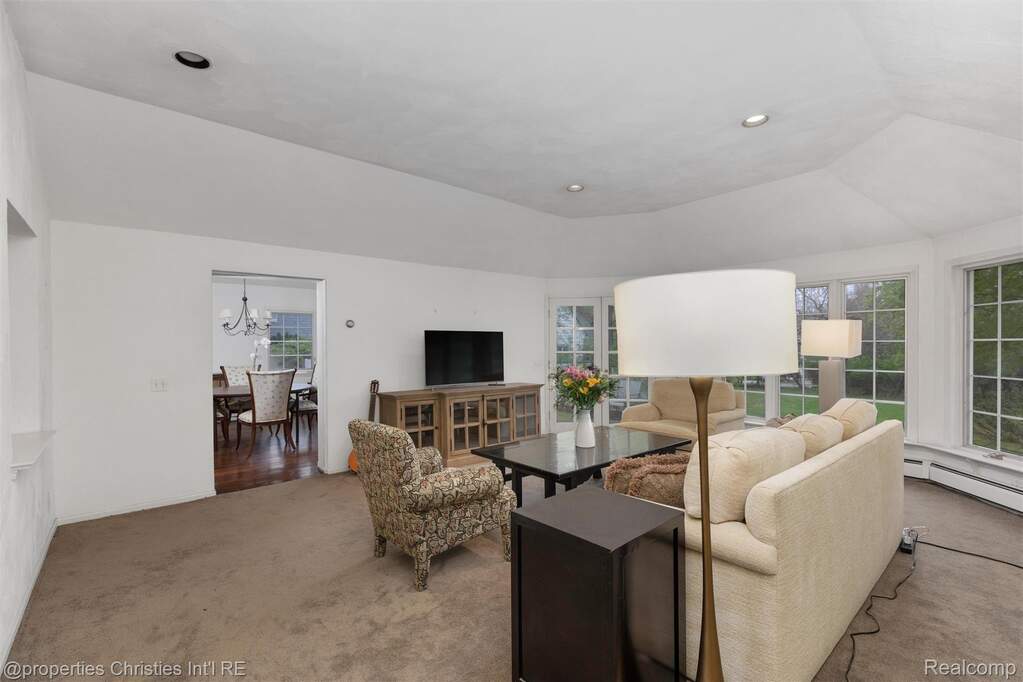 4 Bedroom Single Family Home/House's Image 26