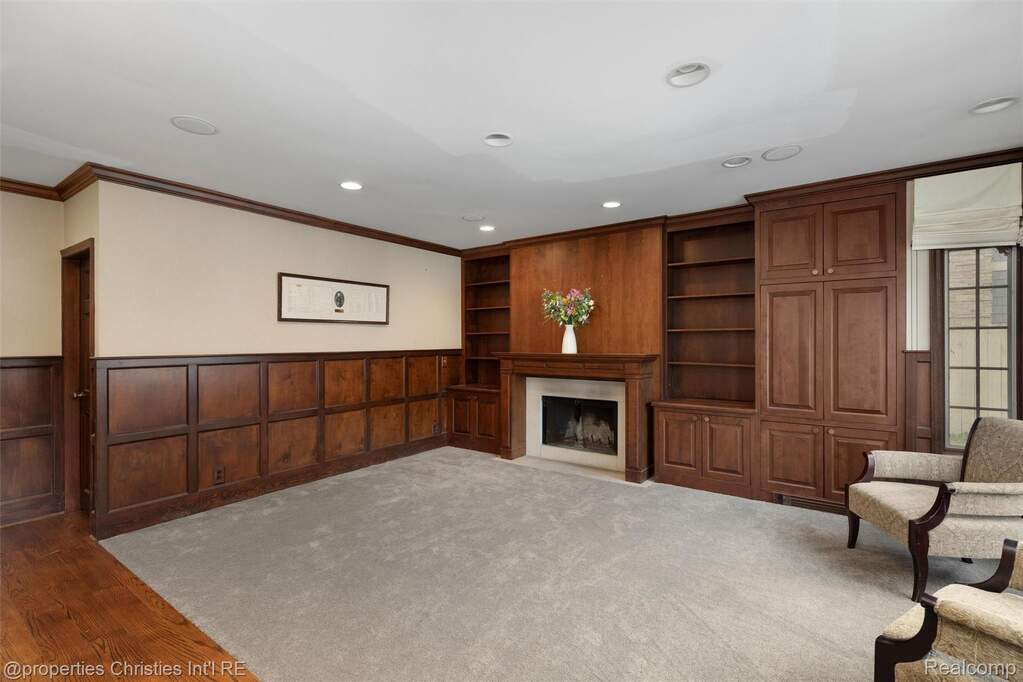 4 Bedroom Single Family Home/House's Image 34