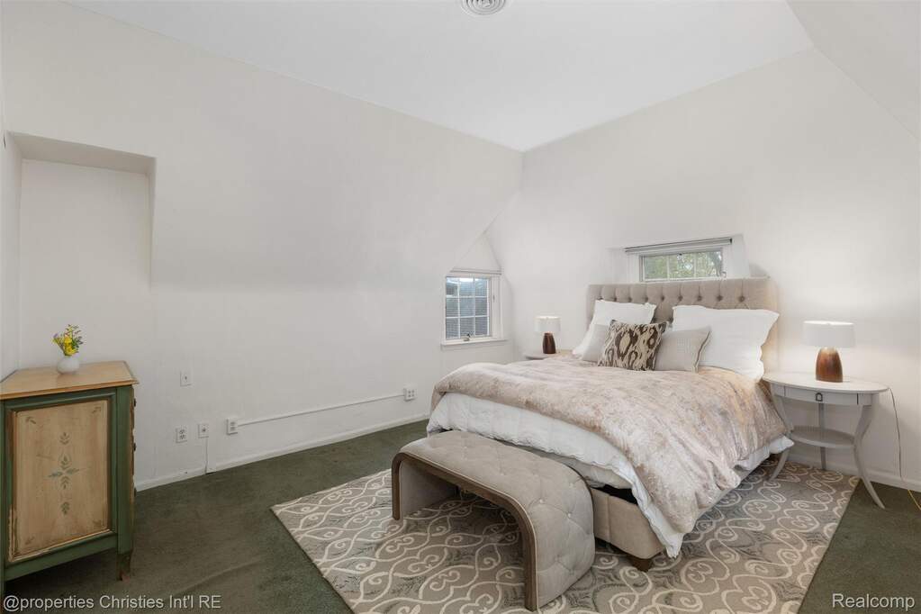 4 Bedroom Single Family Home/House's Image 41