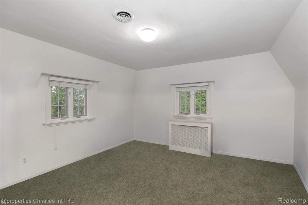 4 Bedroom Single Family Home/House's Image 44