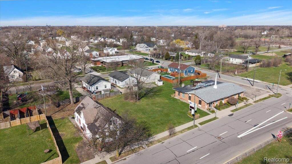 4 Bedroom Single Family Home/House's Image 14
