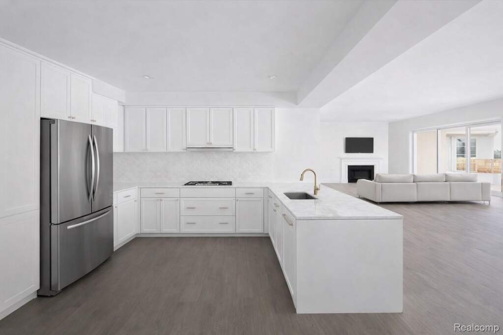 4 Bedroom Single Family Home/House's Image 4