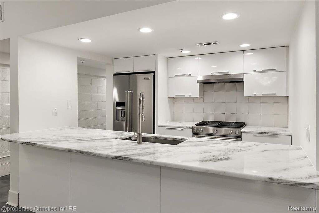 2 Bedroom Apartment/Flat's Image 7