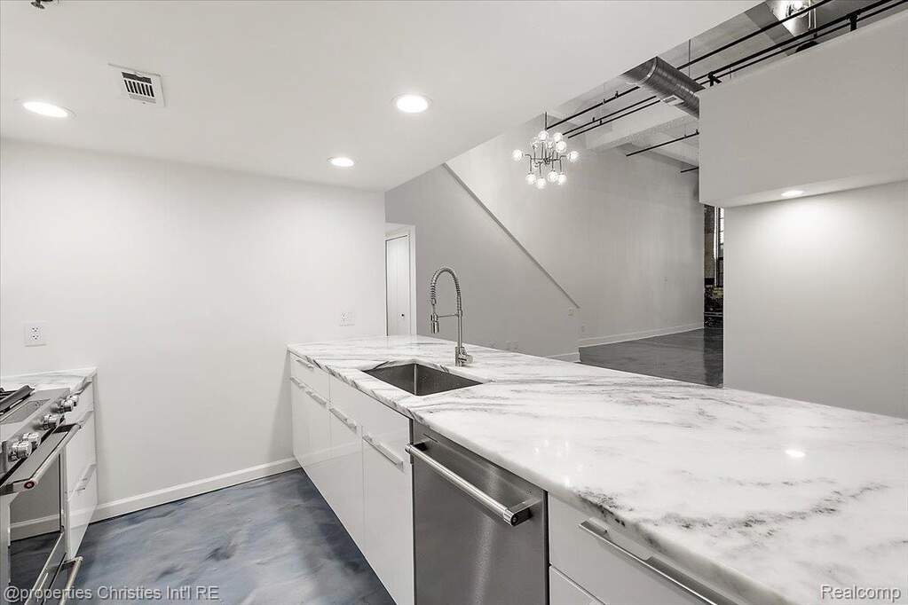 2 Bedroom Apartment/Flat's Image 8