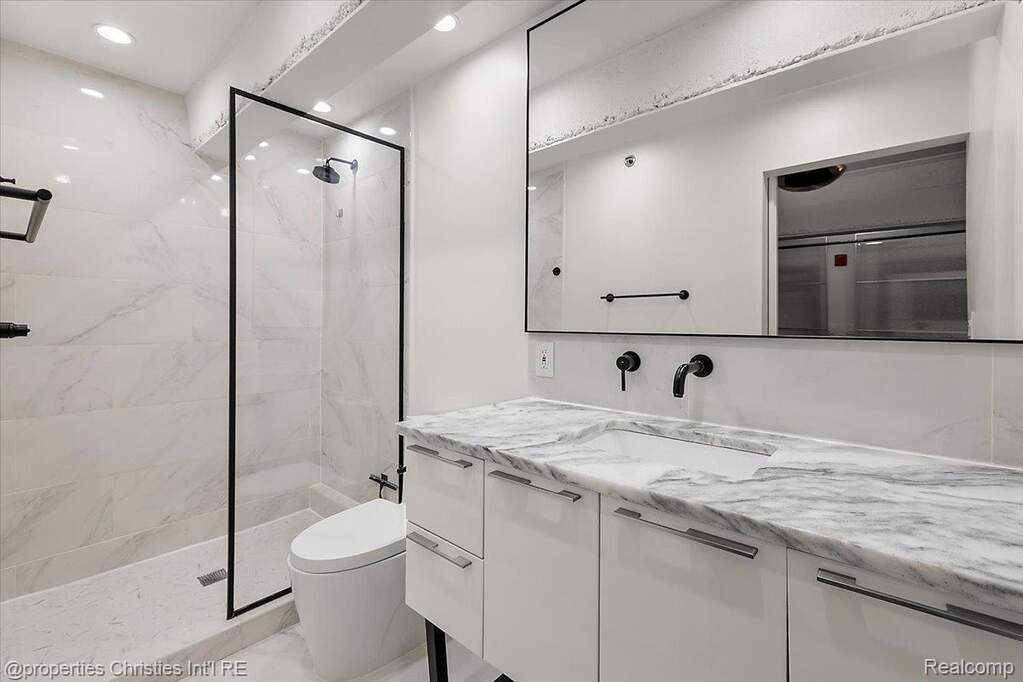 2 Bedroom Apartment/Flat's Image 21