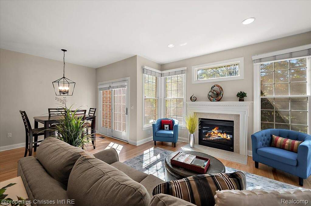 3 Bedroom Villa/Townhouse's Image 18