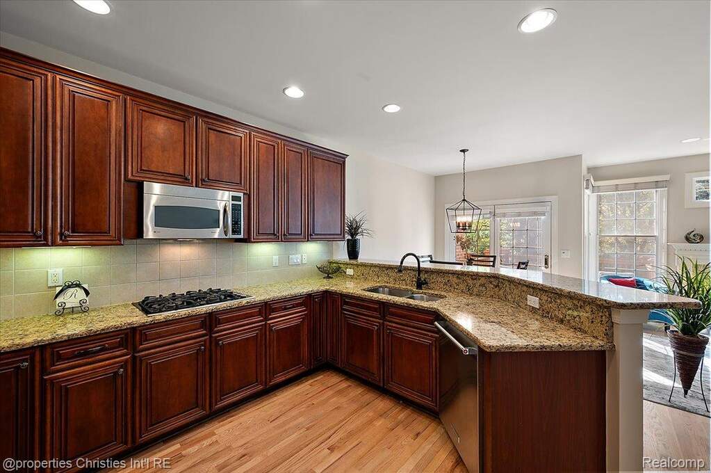 3 Bedroom Villa/Townhouse's Image 22