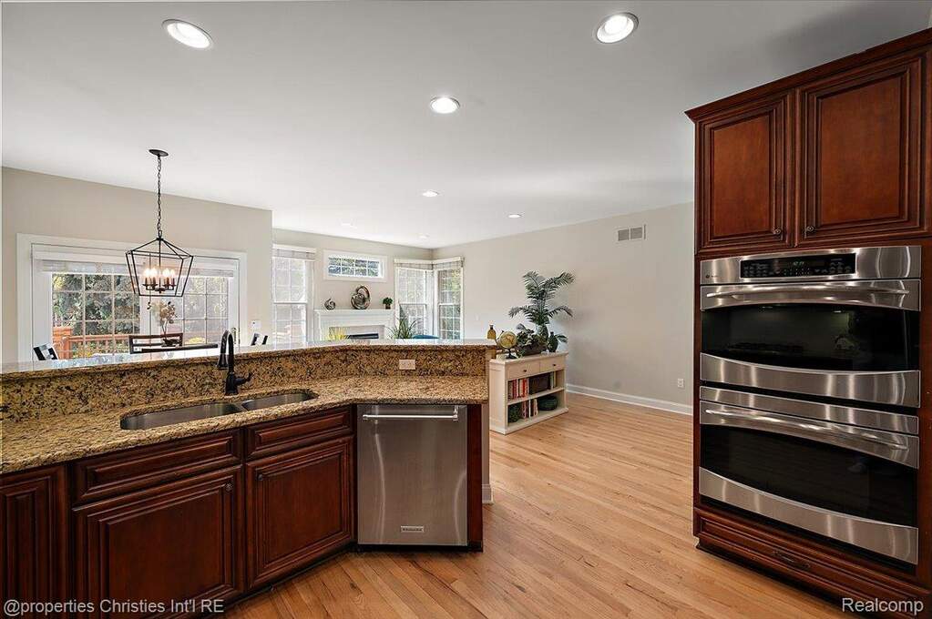 3 Bedroom Villa/Townhouse's Image 23