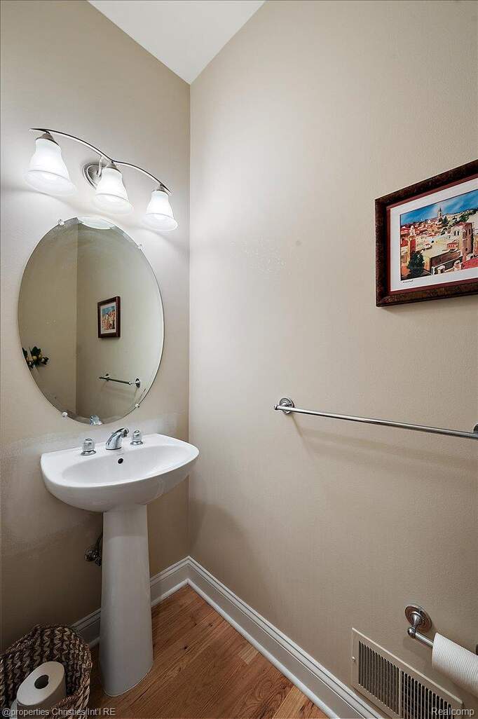 3 Bedroom Villa/Townhouse's Image 30