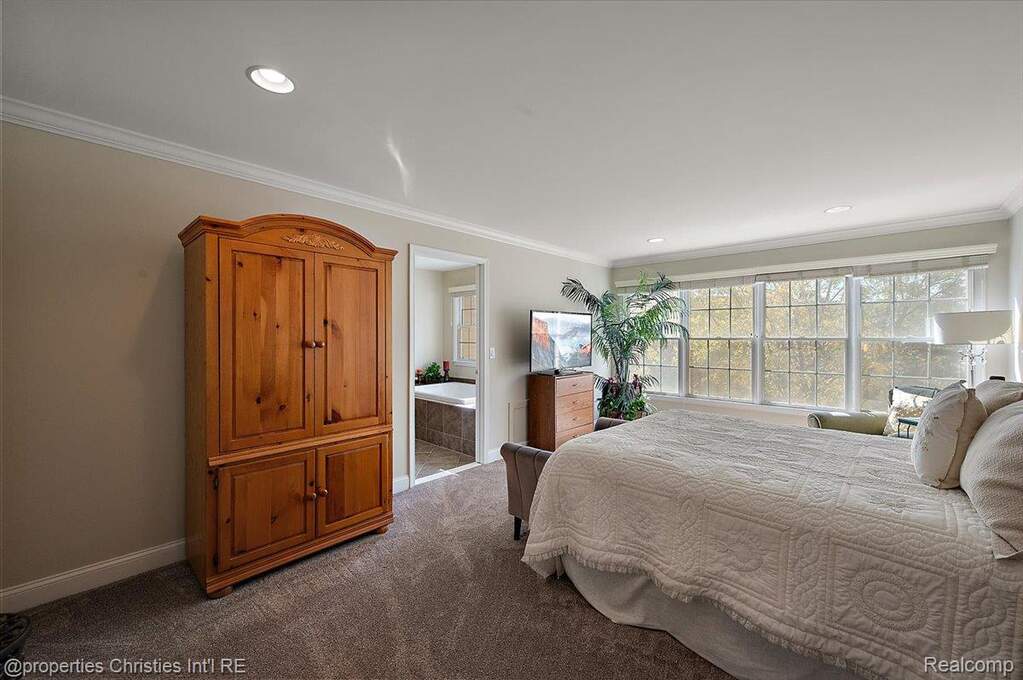 3 Bedroom Villa/Townhouse's Image 32